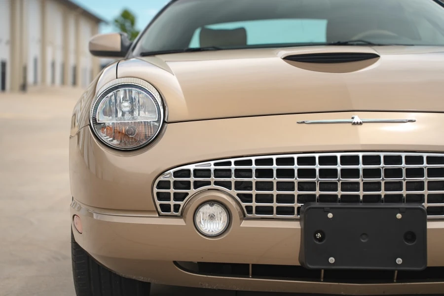 2005 Ford Thunderbird 11th Gen - Image 27 of 31