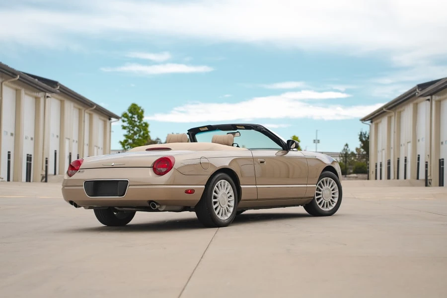 2005 Ford Thunderbird 11th Gen - Image 3 of 31