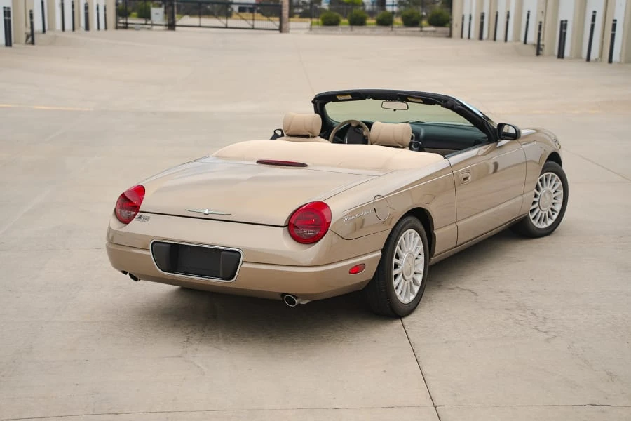 2005 Ford Thunderbird 11th Gen - Image 13 of 31