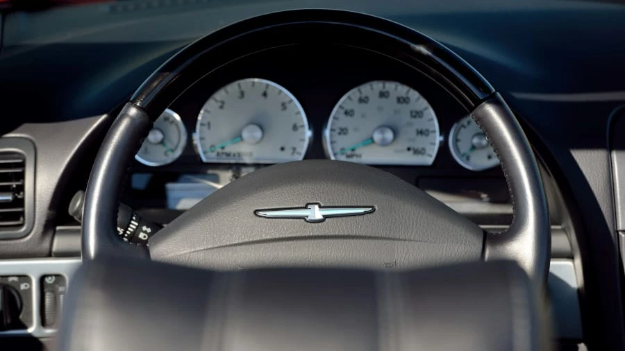 2005 Ford Thunderbird 11th Gen - Image 11 of 25