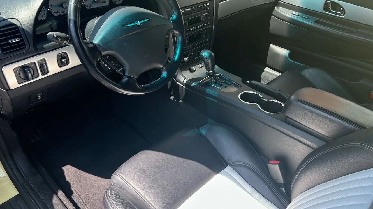 2005 Ford Thunderbird 11th Gen - Image 4 of 7