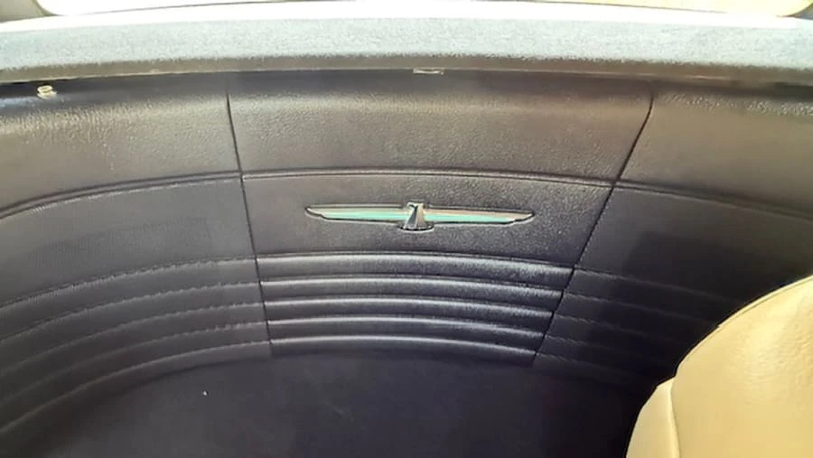 2005 Ford Thunderbird 11th Gen - Image 19 of 25