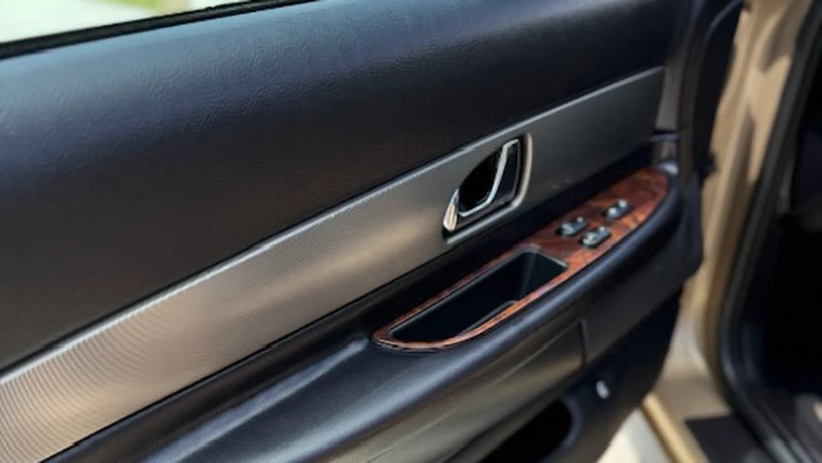 2005 Ford Thunderbird 11th Gen - Image 17 of 25