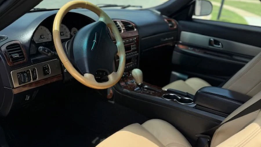 2005 Ford Thunderbird 11th Gen - Image 20 of 25