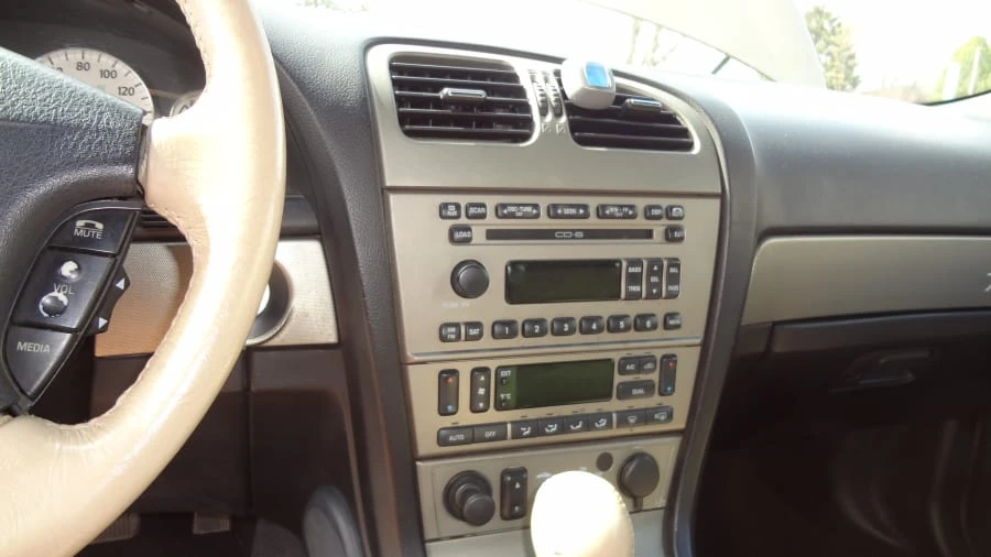 2005 Ford Thunderbird 11th Gen - Image 3 of 16