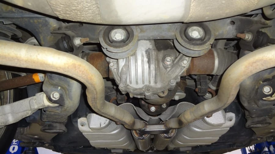 2005 Ford Thunderbird 11th Gen - Image 13 of 16