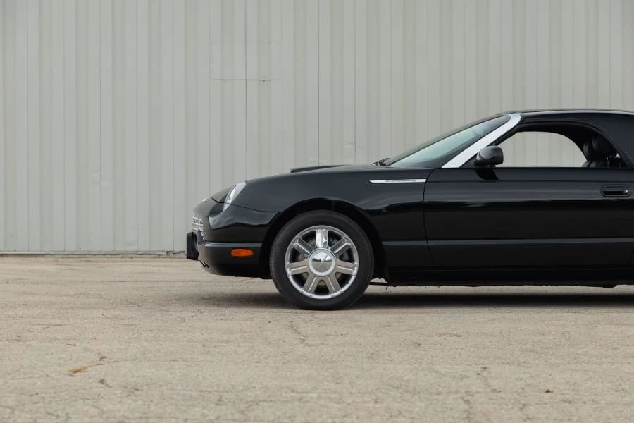 2005 Ford Thunderbird 11th Gen - Image 17 of 31