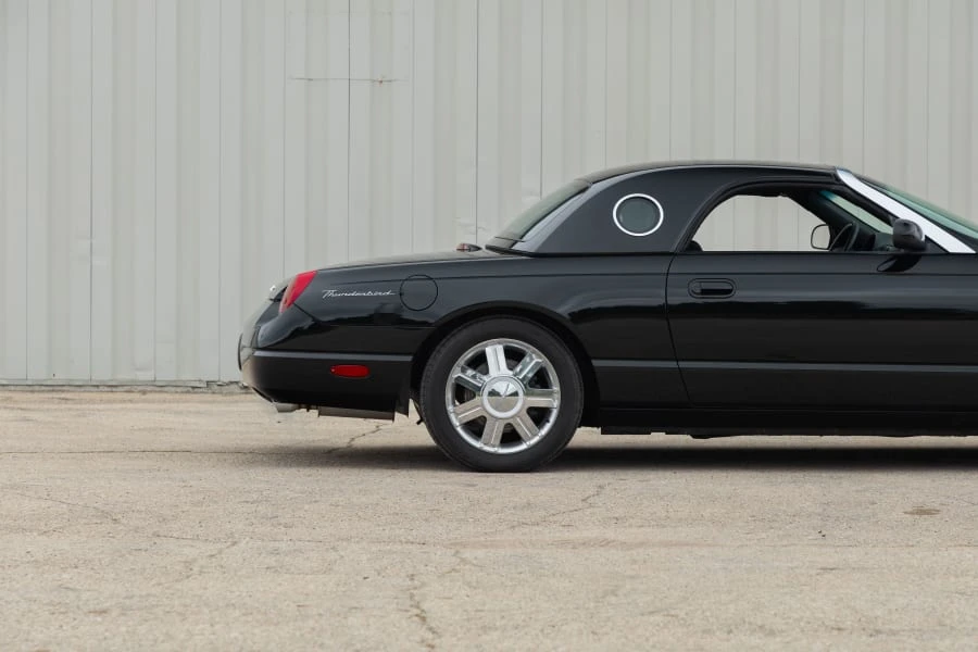 2005 Ford Thunderbird 11th Gen - Image 9 of 31