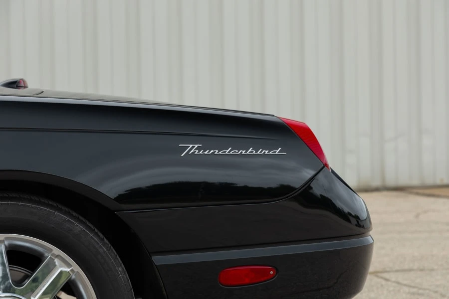 2005 Ford Thunderbird 11th Gen - Image 11 of 31