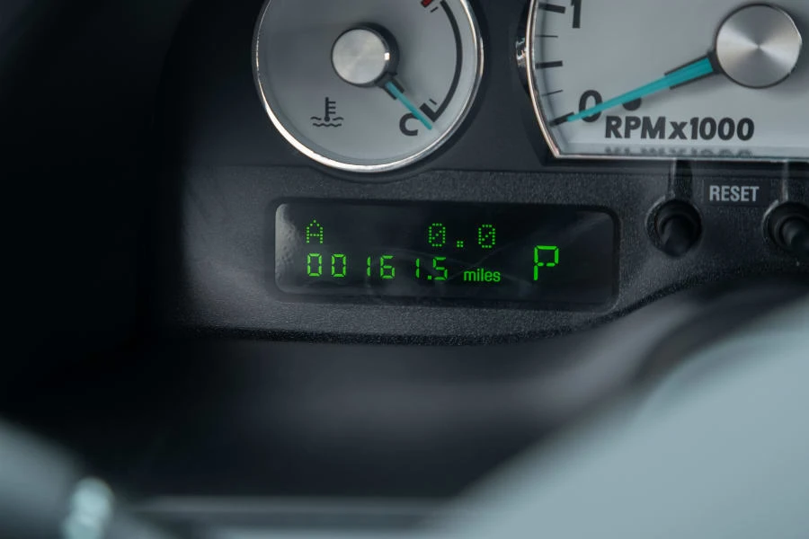 2005 Ford Thunderbird 11th Gen - Image 24 of 31