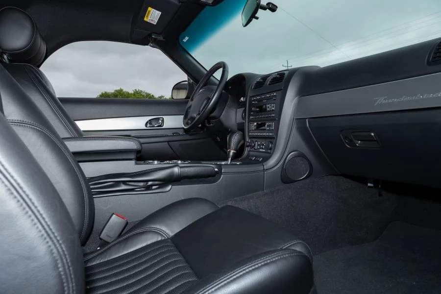 2005 Ford Thunderbird 11th Gen - Image 23 of 31