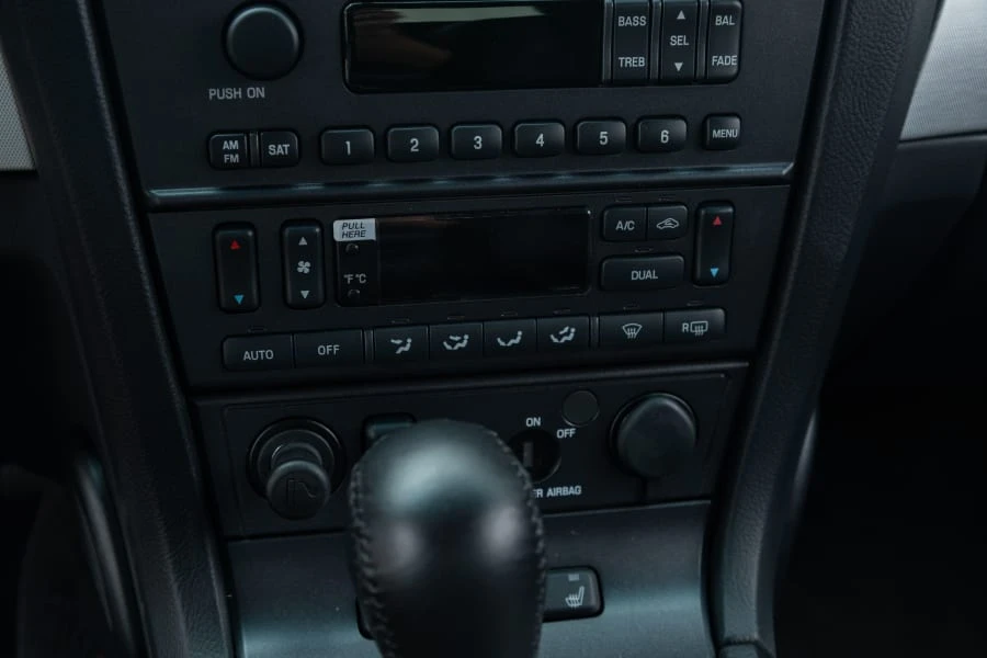 2005 Ford Thunderbird 11th Gen - Image 30 of 31