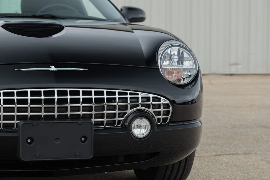 2005 Ford Thunderbird 11th Gen - Image 19 of 31