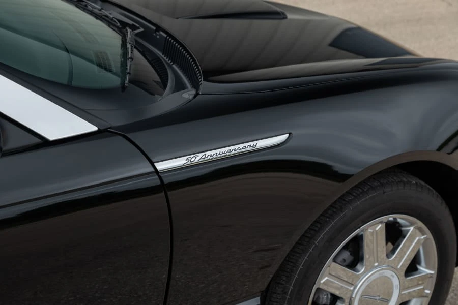 2005 Ford Thunderbird 11th Gen - Image 21 of 31