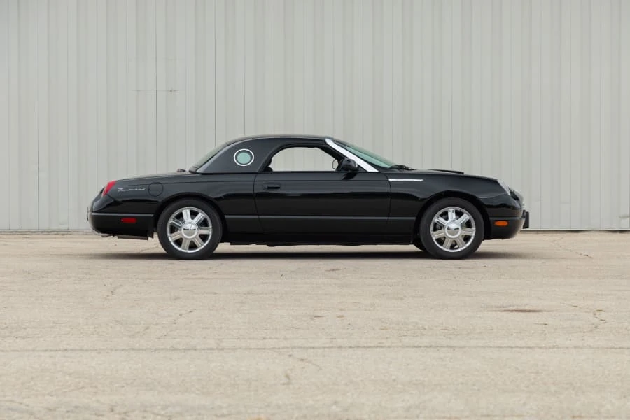 2005 Ford Thunderbird 11th Gen - Image 2 of 31