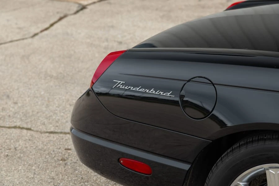 2005 Ford Thunderbird 11th Gen - Image 22 of 31