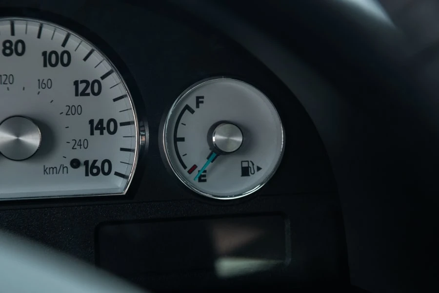 2005 Ford Thunderbird 11th Gen - Image 26 of 31