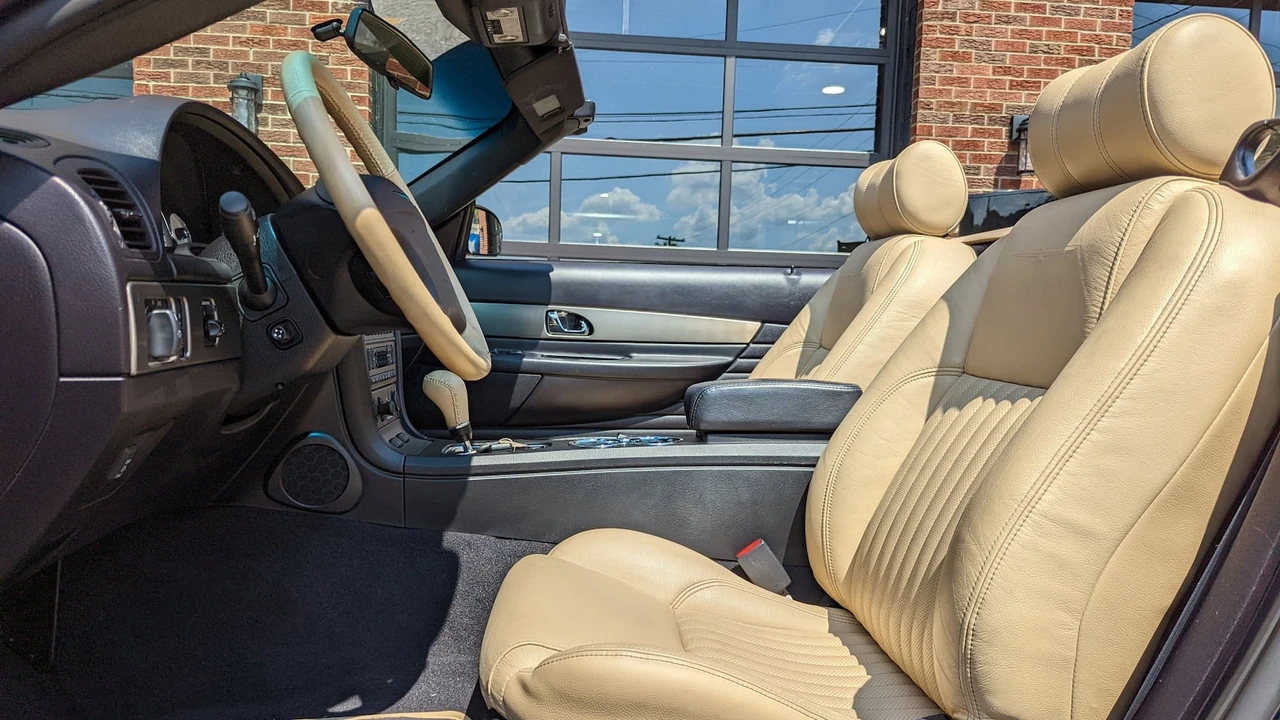 2005 Ford Thunderbird 11th Gen - Image 5 of 20