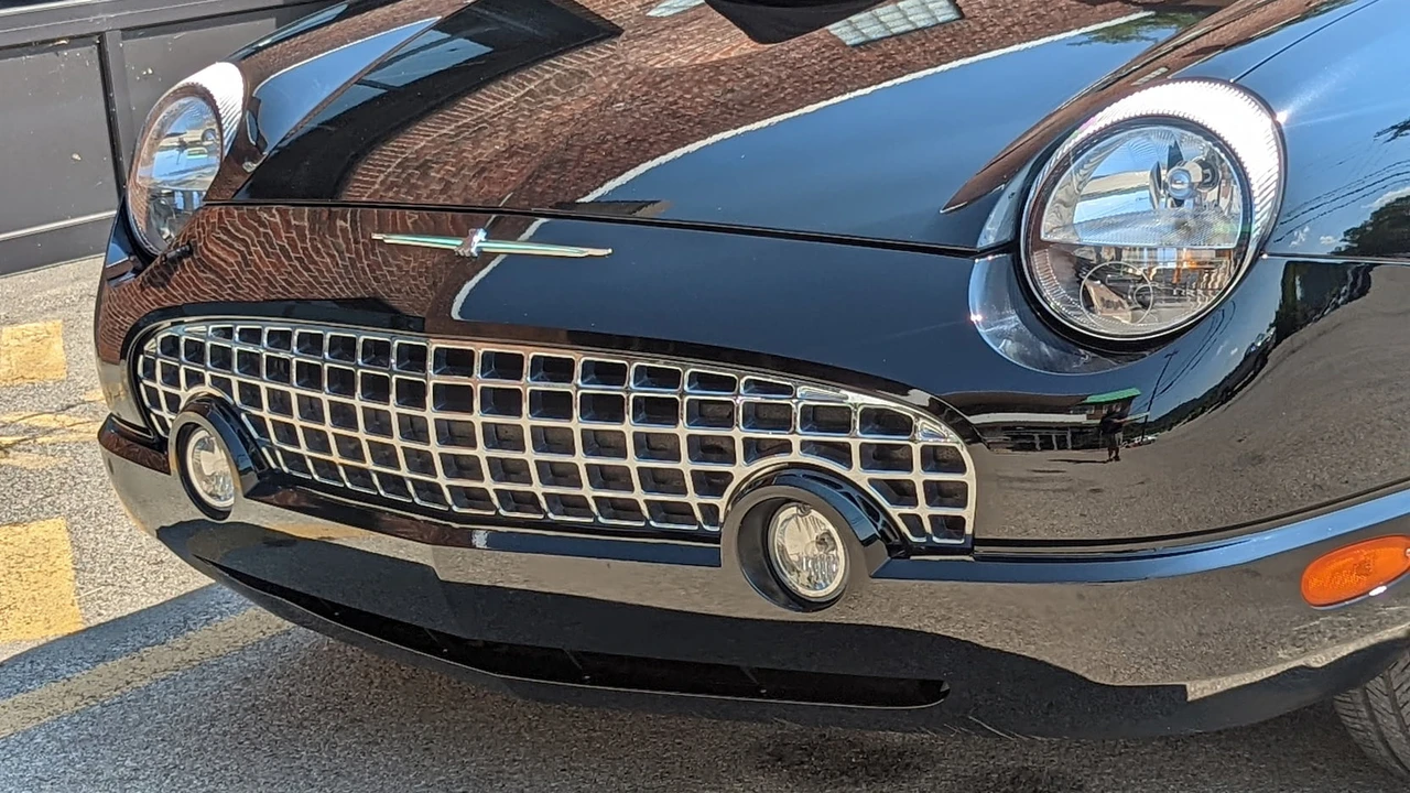 2005 Ford Thunderbird 11th Gen - Image 13 of 20
