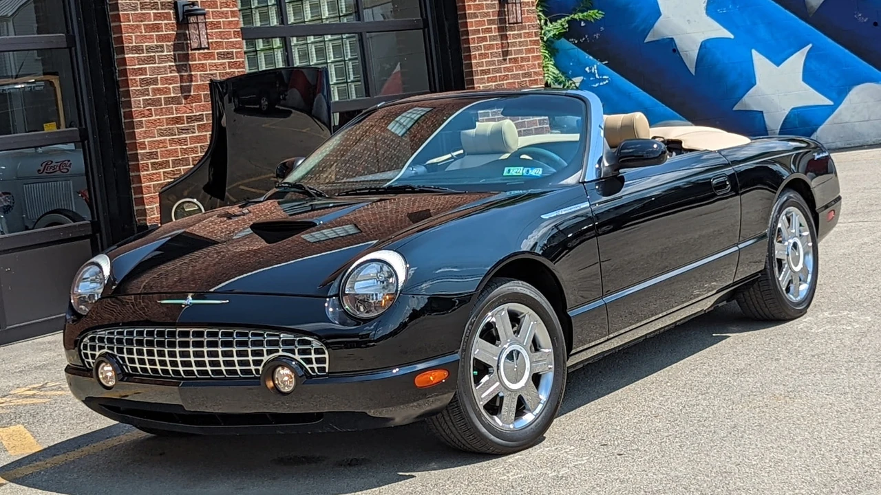 2005 Ford Thunderbird 11th Gen - Image 18 of 20