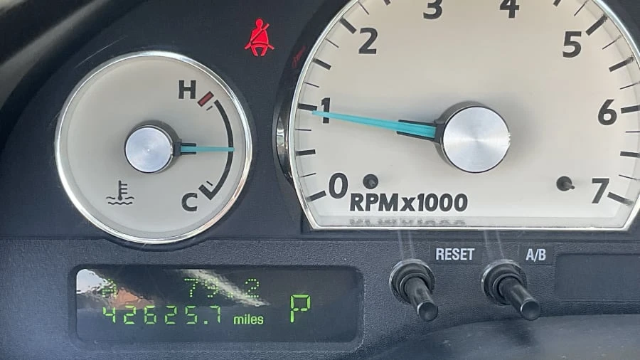 2005 Ford Thunderbird 11th Gen - Image 10 of 17