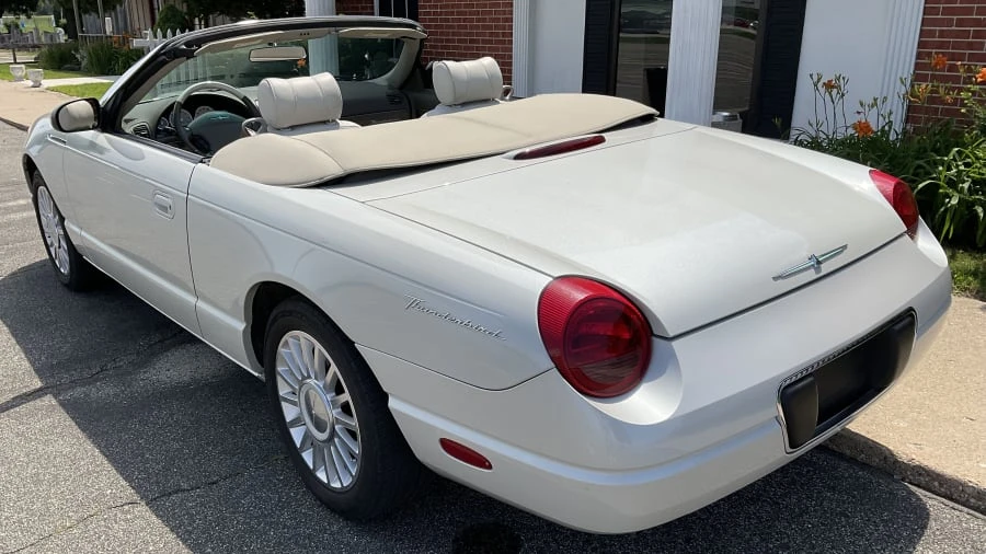 2005 Ford Thunderbird 11th Gen - Image 11 of 17