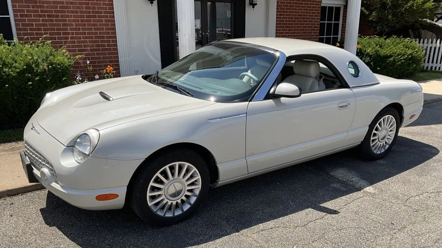 2005 Ford Thunderbird 11th Gen - Image 15 of 17
