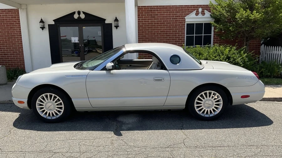 2005 Ford Thunderbird 11th Gen - Image 16 of 17