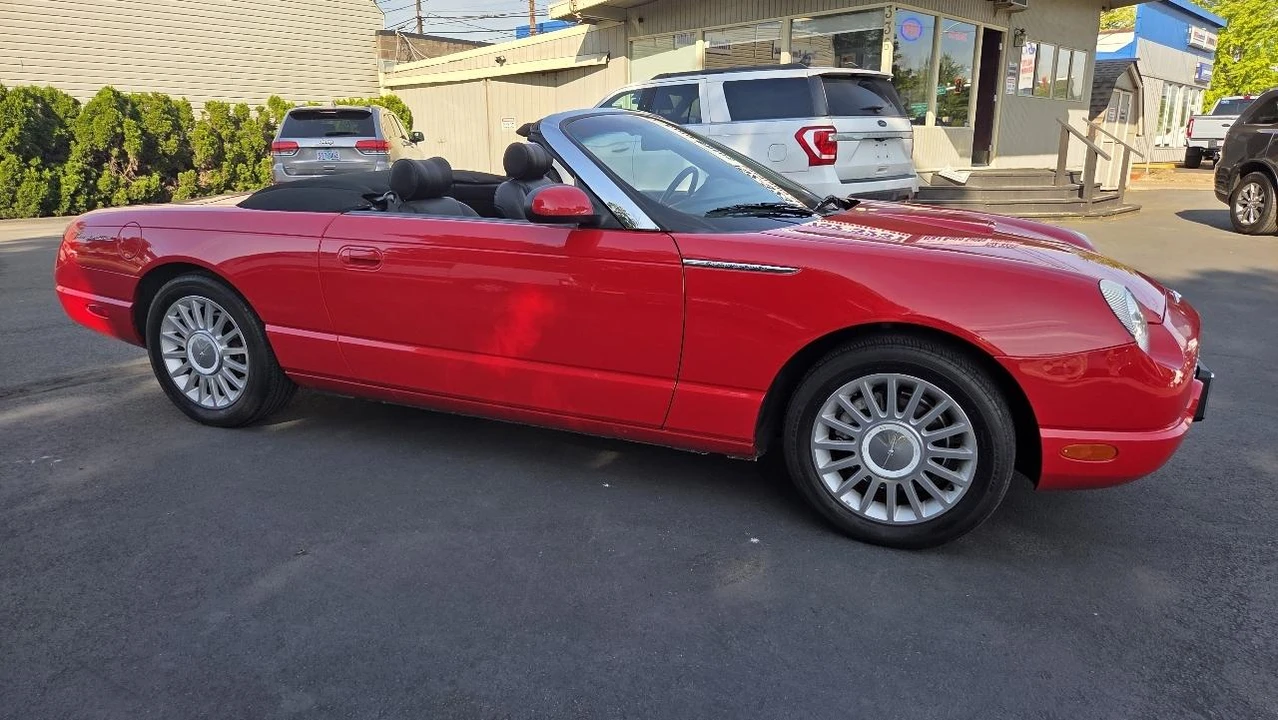 2005 Ford Thunderbird 11th Gen - Image 19 of 26