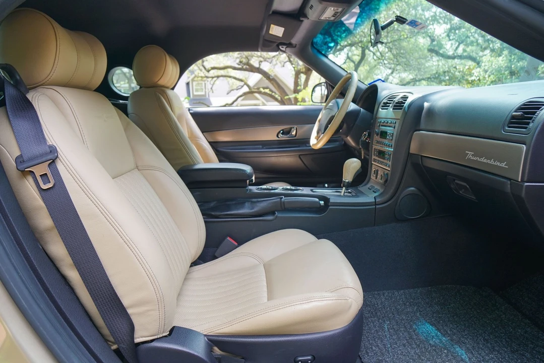 2005 Ford Thunderbird 11th Gen - Image 4 of 31