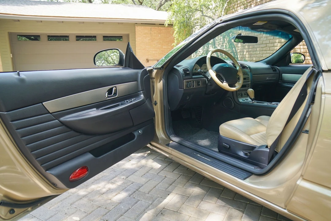 2005 Ford Thunderbird 11th Gen - Image 19 of 31