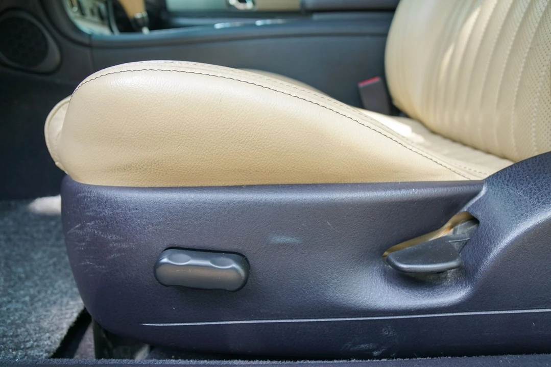 2005 Ford Thunderbird 11th Gen - Image 26 of 31