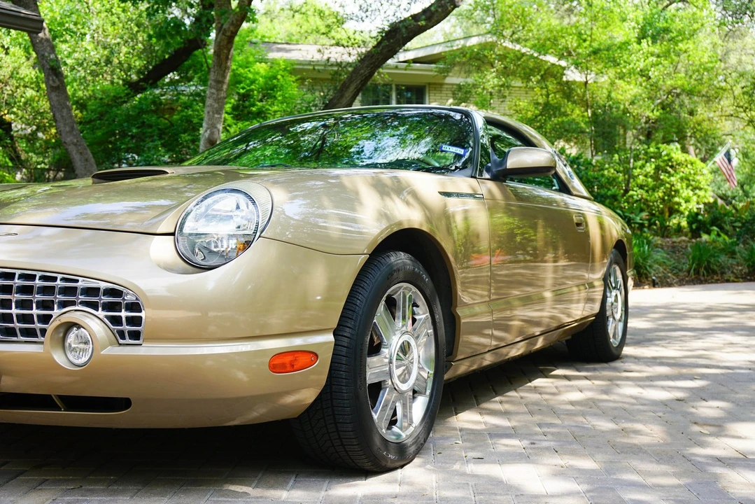 2005 Ford Thunderbird 11th Gen - Image 17 of 31
