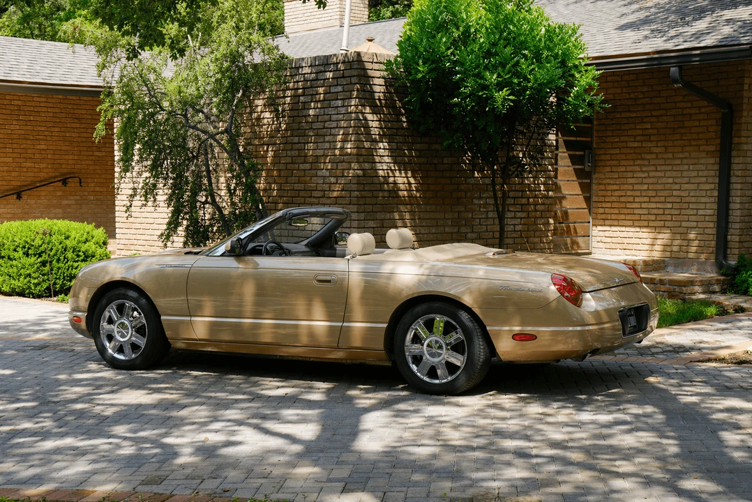 2005 Ford Thunderbird 11th Gen - Image 12 of 31