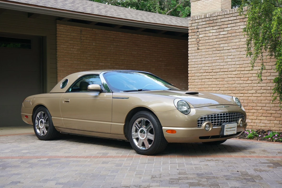2005 Ford Thunderbird 11th Gen - Image 2 of 31