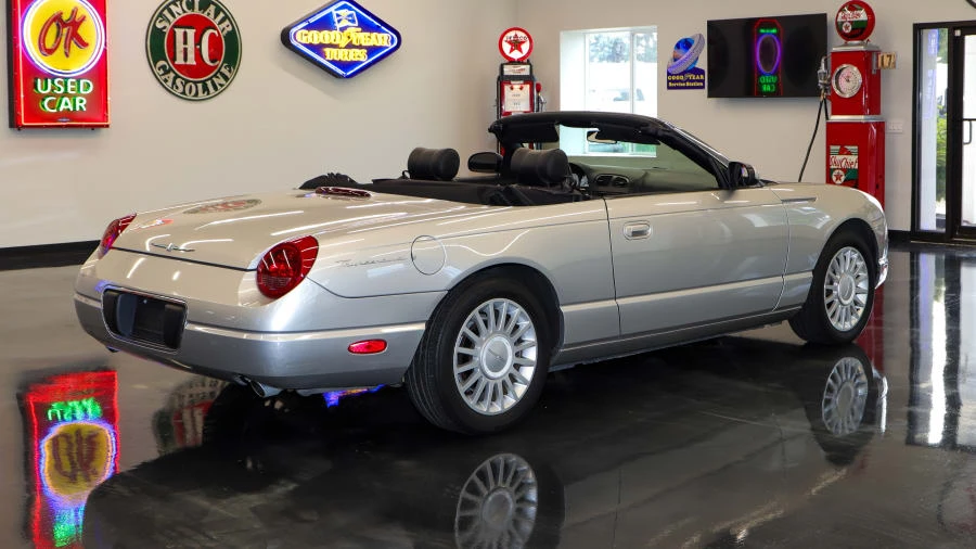 2005 Ford Thunderbird 11th Gen - Image 2 of 6