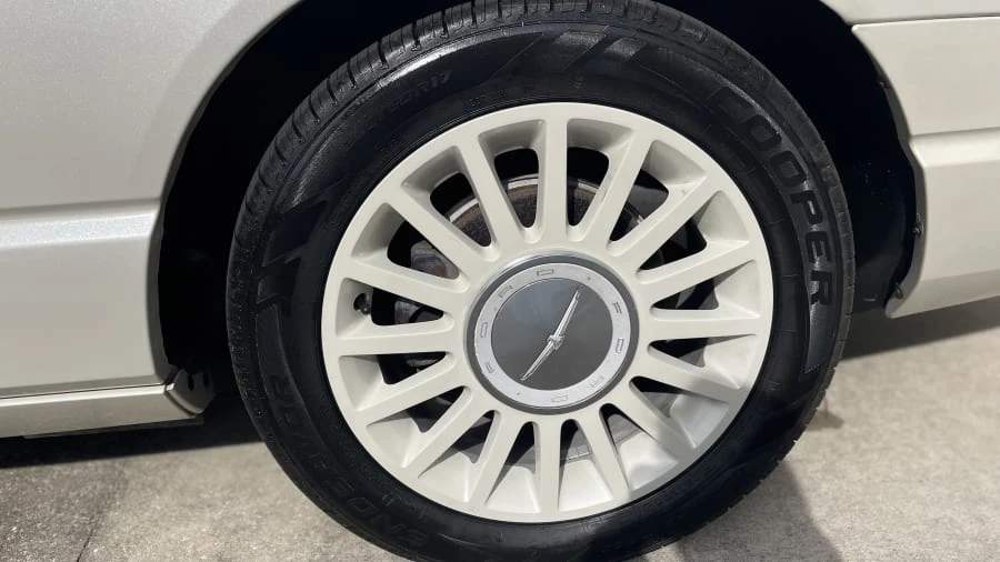 2005 Ford Thunderbird 11th Gen - Image 12 of 21