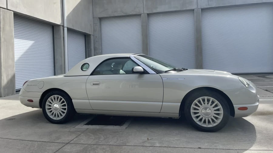 2005 Ford Thunderbird 11th Gen - Image 2 of 21
