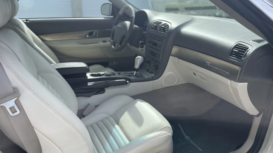 2005 Ford Thunderbird 11th Gen - Image 15 of 21