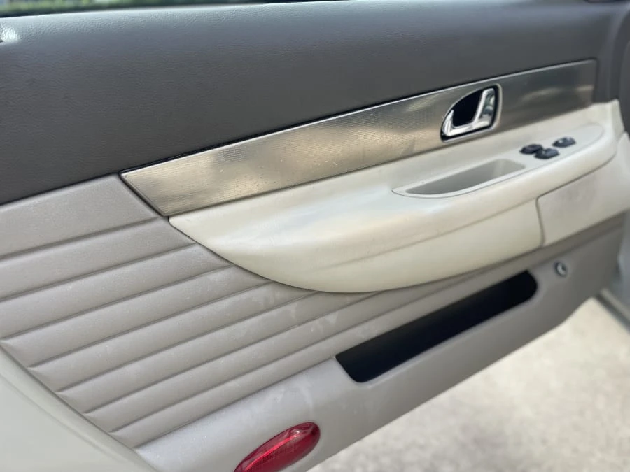 2005 Ford Thunderbird 11th Gen - Image 16 of 21