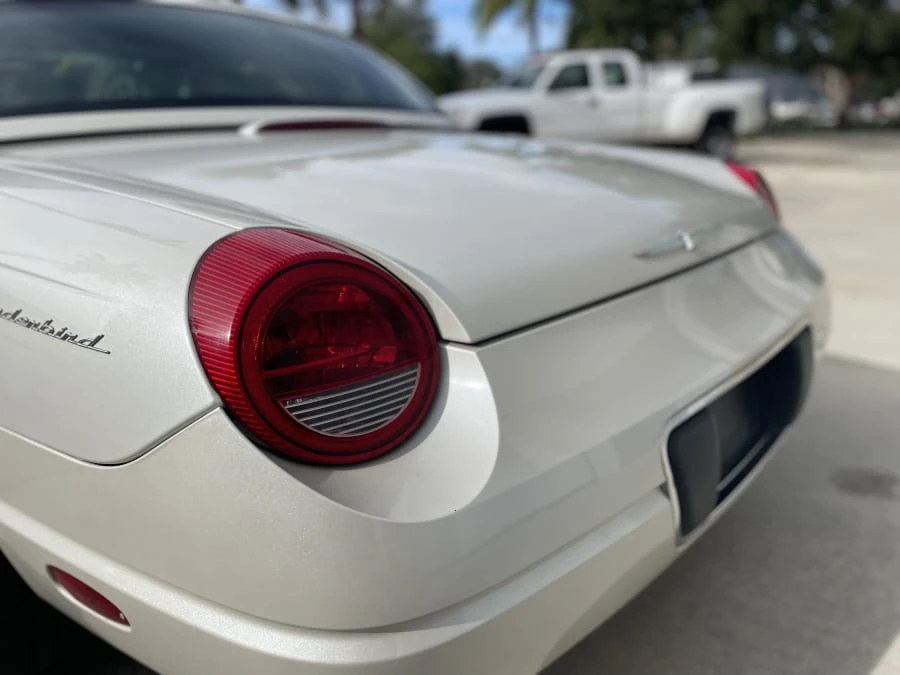 2005 Ford Thunderbird 11th Gen - Image 7 of 21