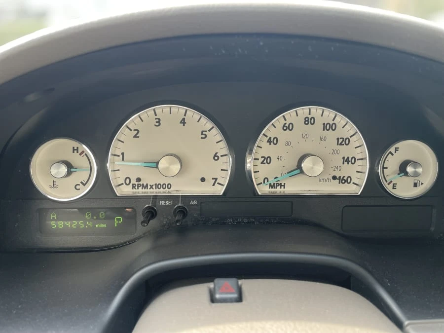 2005 Ford Thunderbird 11th Gen - Image 17 of 21