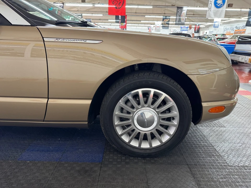 2005 Ford Thunderbird 11th Gen - Image 30 of 31