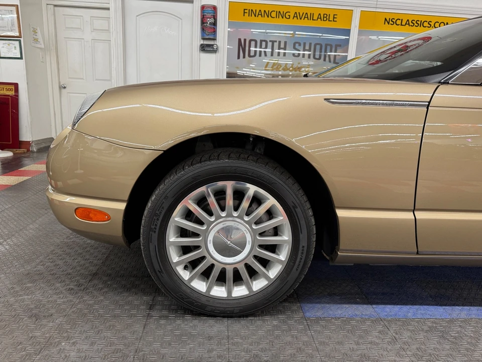 2005 Ford Thunderbird 11th Gen - Image 18 of 21