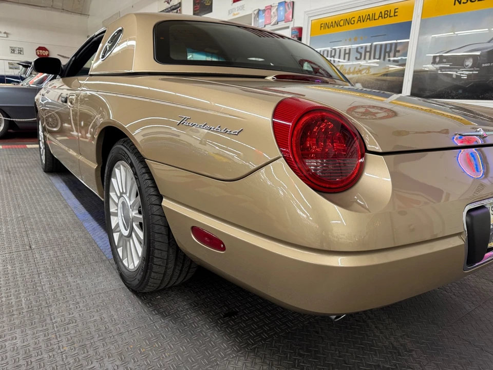 2005 Ford Thunderbird 11th Gen - Image 21 of 31