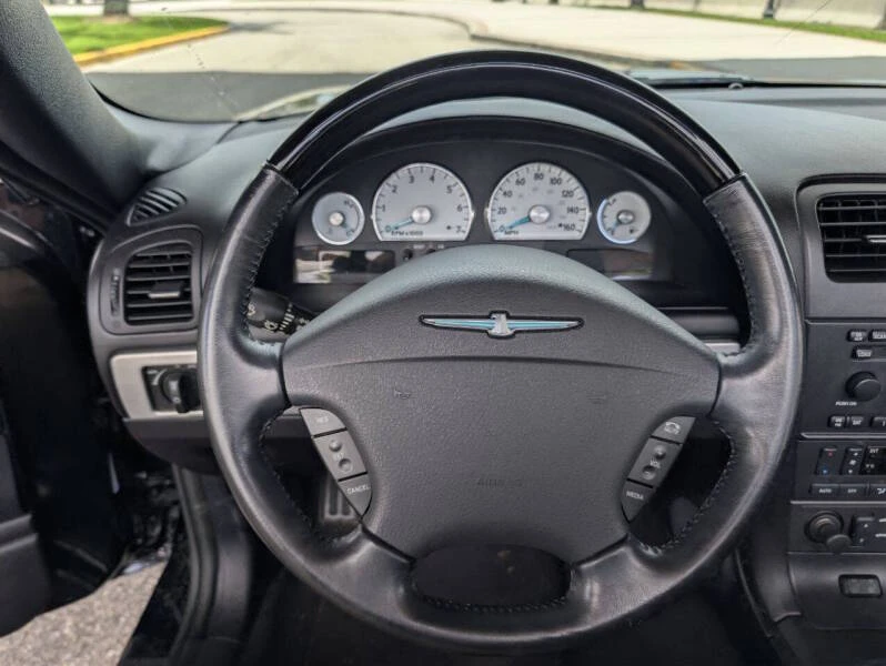 2005 Ford Thunderbird 11th Gen - Image 18 of 28