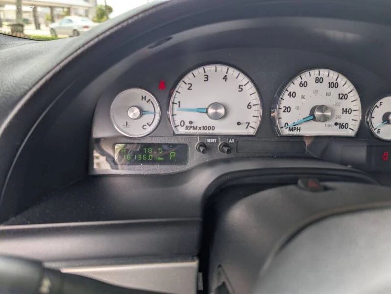 2005 Ford Thunderbird 11th Gen - Image 17 of 28