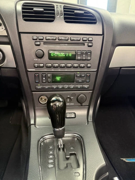 2005 Ford Thunderbird 11th Gen - Image 10 of 15