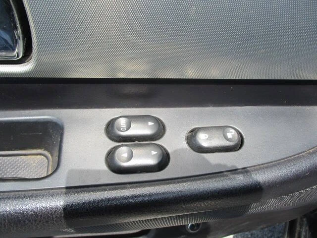 2005 Ford Thunderbird - Image 20 of 31