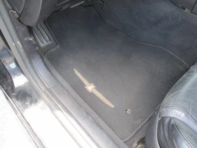 2005 Ford Thunderbird - Image 18 of 31
